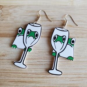 🆑️ Boozy Frog Earrings NWT